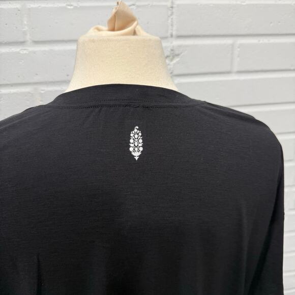 Free People Movement Tempo Oversized Boyfriend Tunic Pocket Tee Black Small - Picture 8 of 16